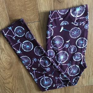 LuLaRoe Tall & Curvy Leggings